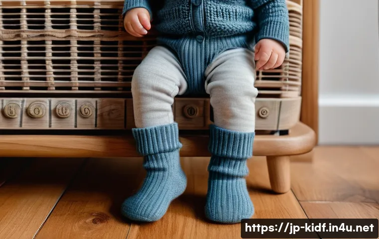 아동용 털 양말 추천 - A cozy scene featuring a toddler wearing soft merino wool socks with ribbed cuffs, sitting on a wood...